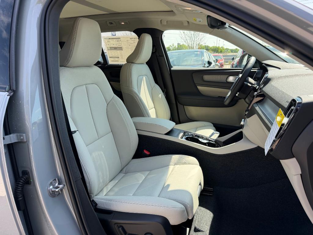 new 2026 Volvo XC40 car, priced at $49,480