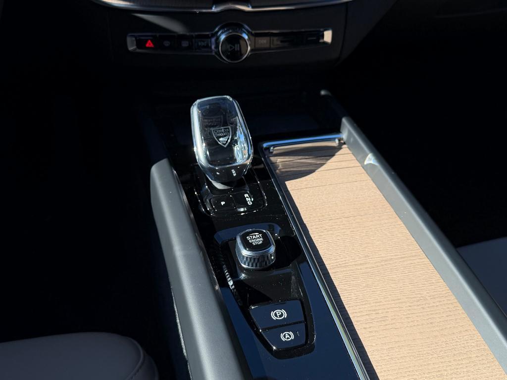 new 2026 Volvo XC60 car, priced at $58,105