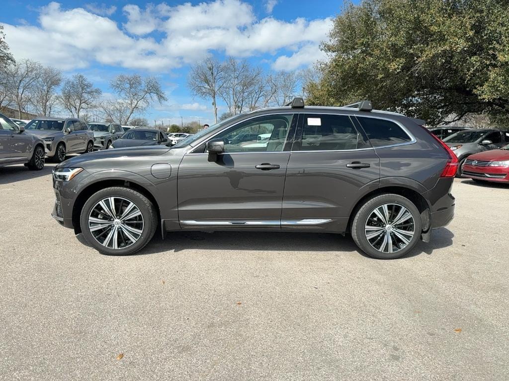 used 2023 Volvo XC60 Recharge Plug-In Hybrid car, priced at $39,033
