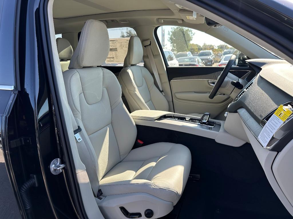 new 2025 Volvo XC90 car, priced at $62,265