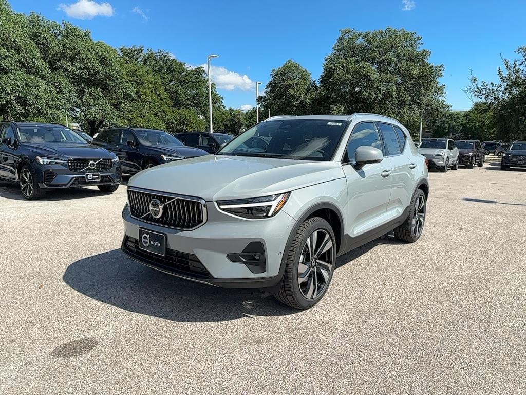 used 2025 Volvo XC40 car, priced at $46,015