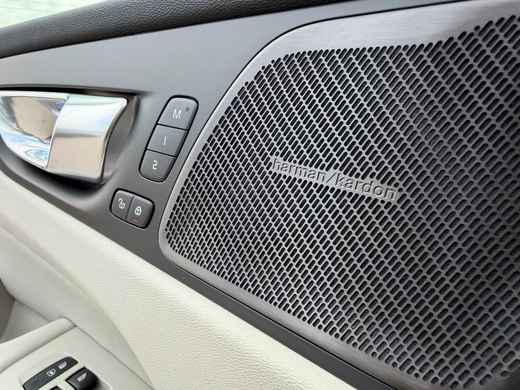 new 2026 Volvo XC60 Plug-In Hybrid car, priced at $75,235