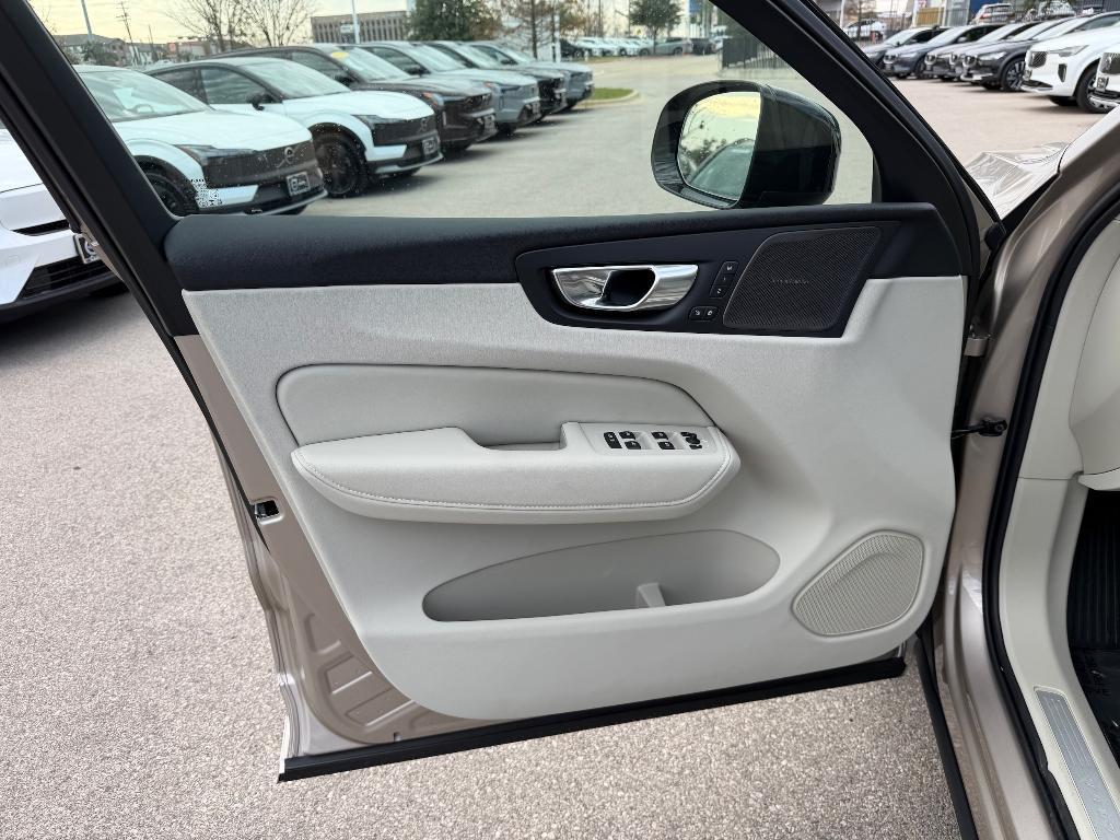 new 2026 Volvo XC60 Plug-In Hybrid car, priced at $75,235