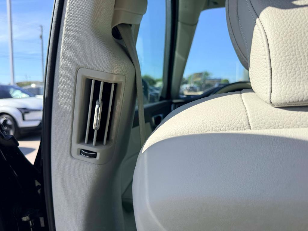 used 2023 Volvo XC60 car, priced at $34,158
