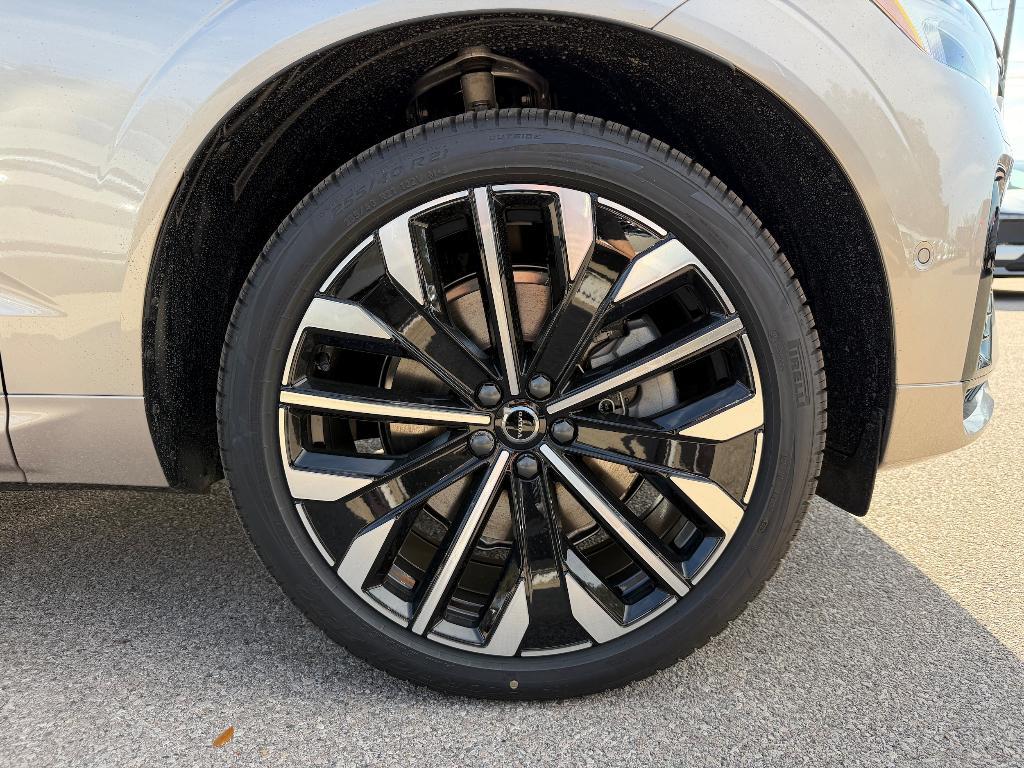 new 2026 Volvo XC60 Plug-In Hybrid car, priced at $75,355