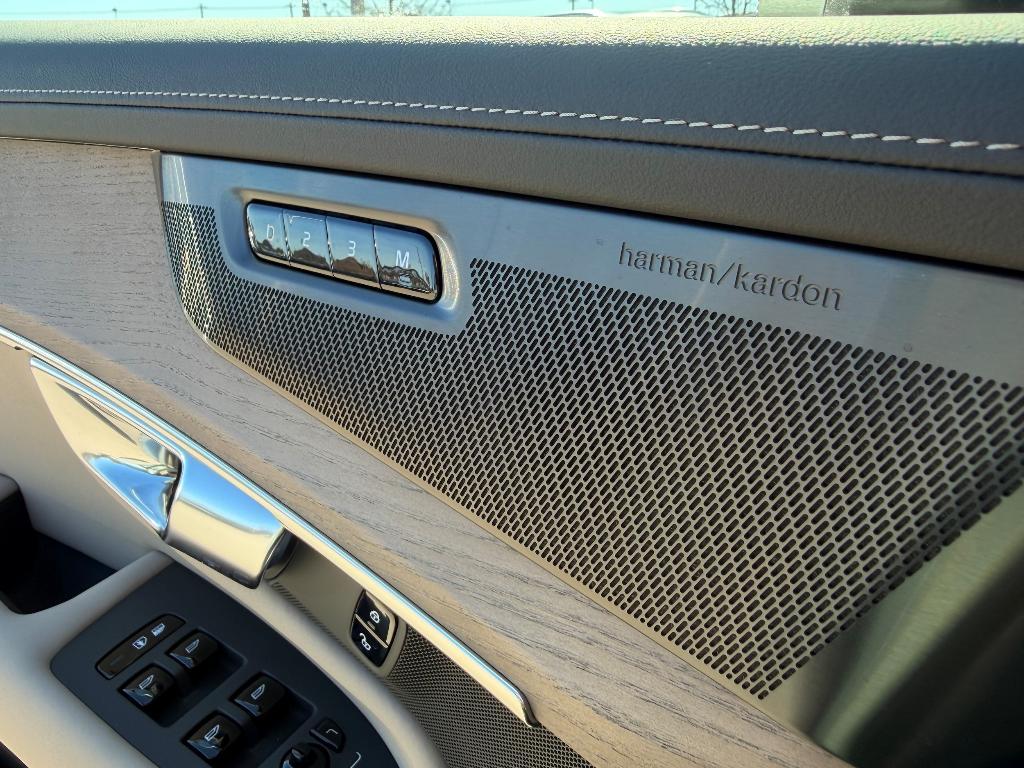 new 2026 Volvo XC90 car, priced at $69,177
