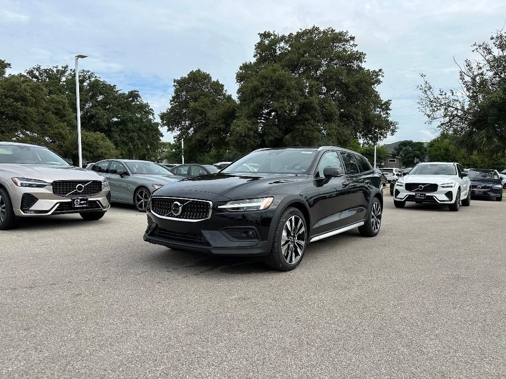 new 2025 Volvo V60 Cross Country car, priced at $53,525