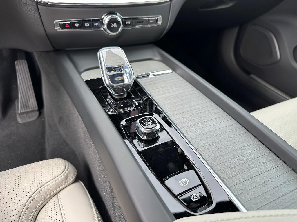 new 2025 Volvo V60 Cross Country car, priced at $53,525