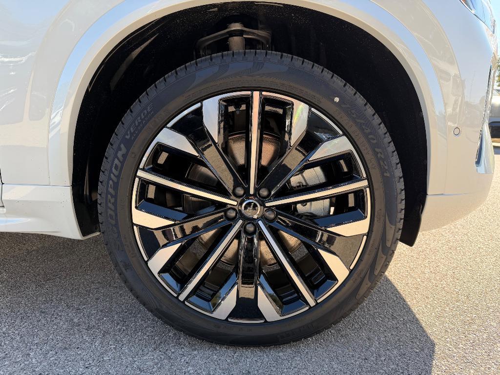 new 2026 Volvo XC90 Plug-In Hybrid car, priced at $79,347