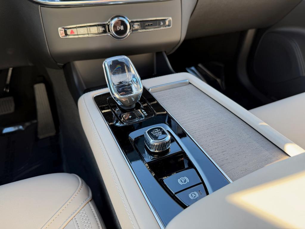 new 2026 Volvo XC90 Plug-In Hybrid car, priced at $79,347