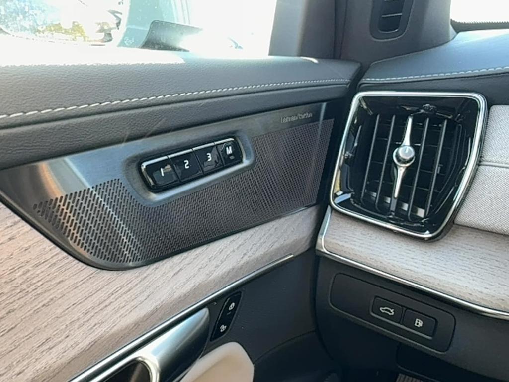 new 2026 Volvo XC90 Plug-In Hybrid car, priced at $83,325