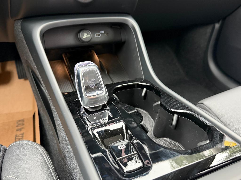new 2026 Volvo XC40 car, priced at $51,567