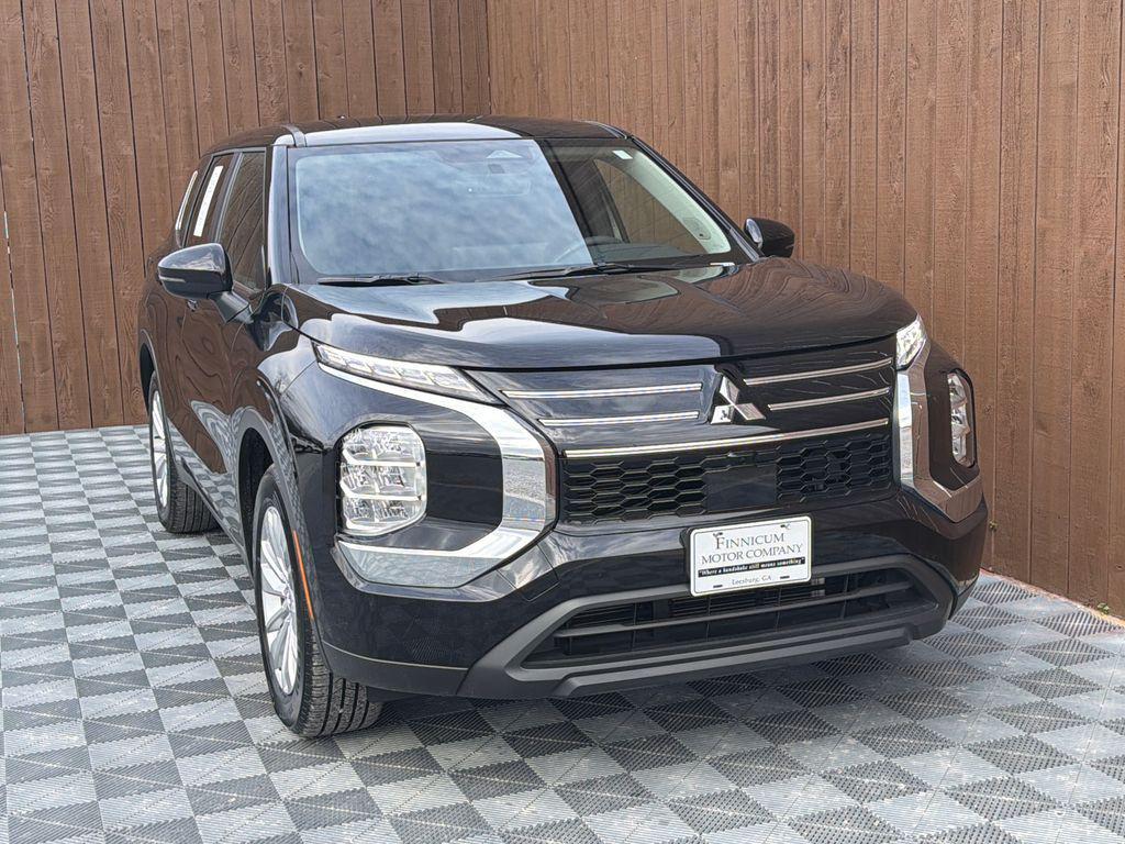 used 2025 Mitsubishi Outlander car, priced at $24,860