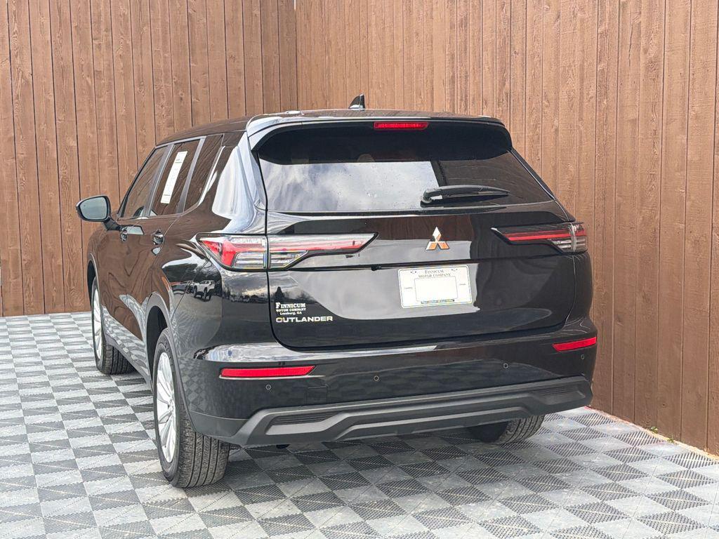 used 2025 Mitsubishi Outlander car, priced at $24,860