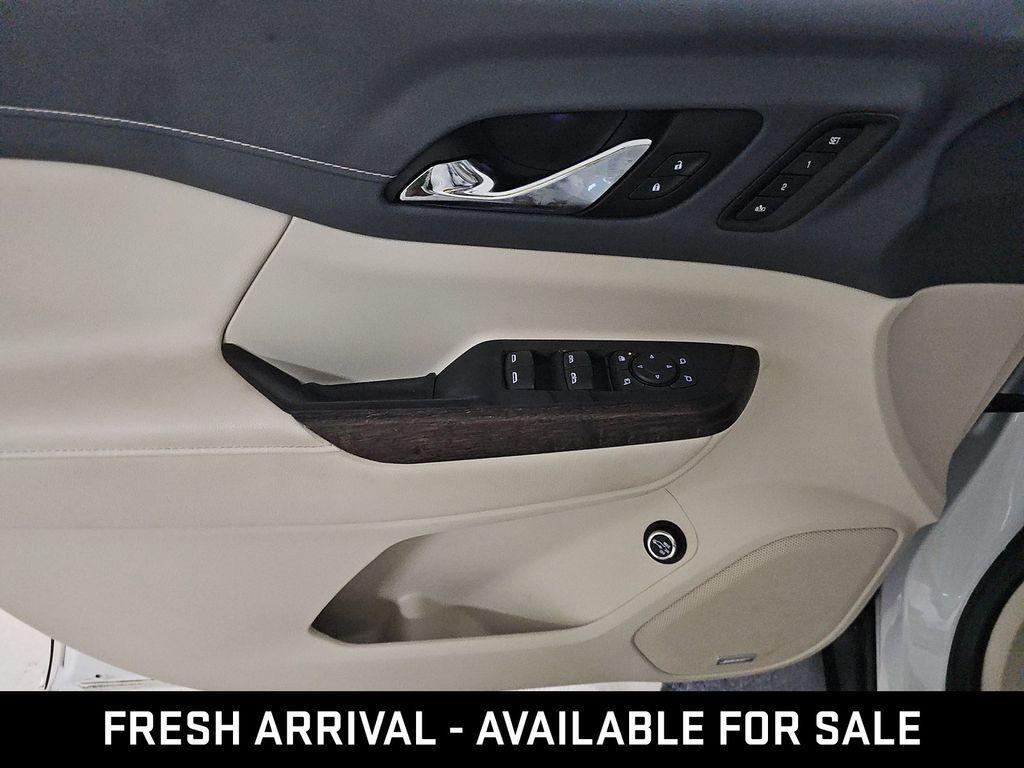 used 2023 GMC Acadia car, priced at $40,842