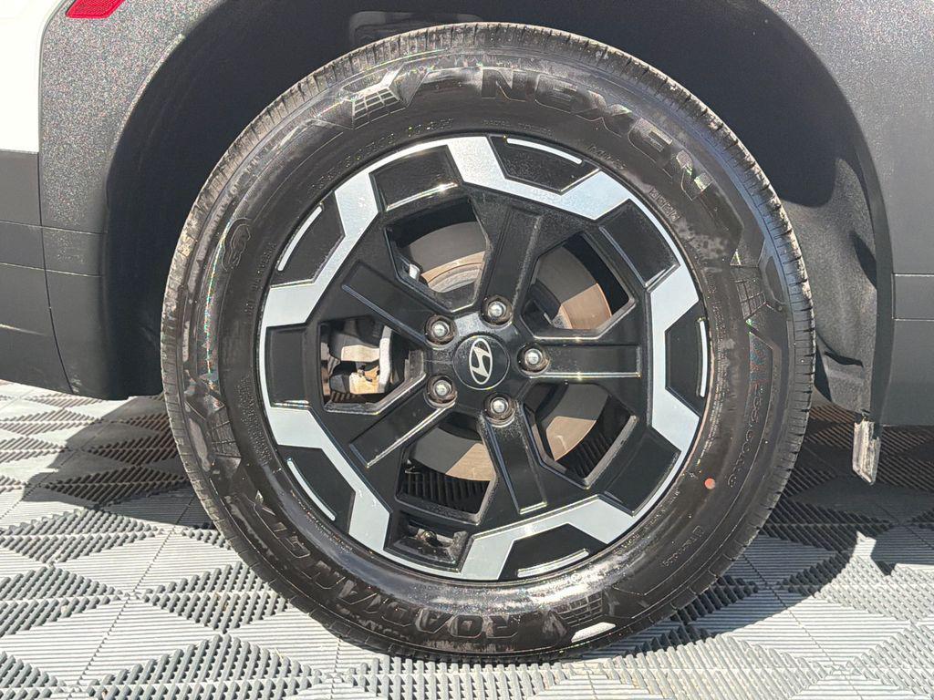 used 2025 Hyundai Santa Fe car, priced at $32,900