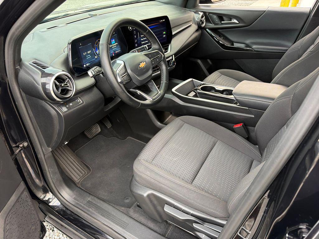 used 2025 Chevrolet Equinox car, priced at $27,624