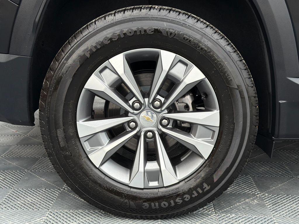 used 2025 Chevrolet Equinox car, priced at $27,624