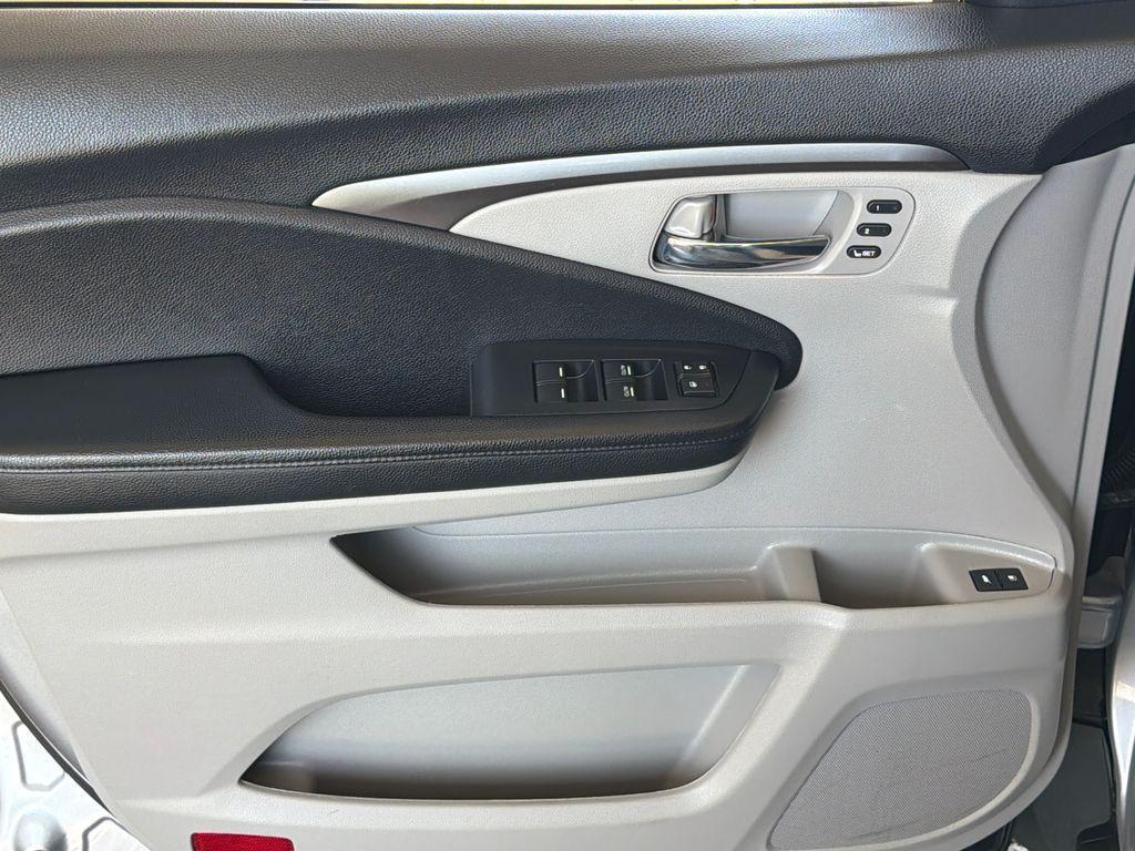 used 2022 Honda Pilot car, priced at $32,042