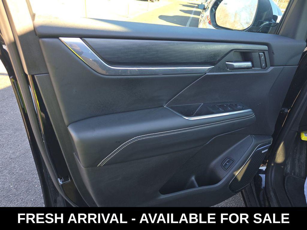 used 2025 GMC Acadia car, priced at $36,242