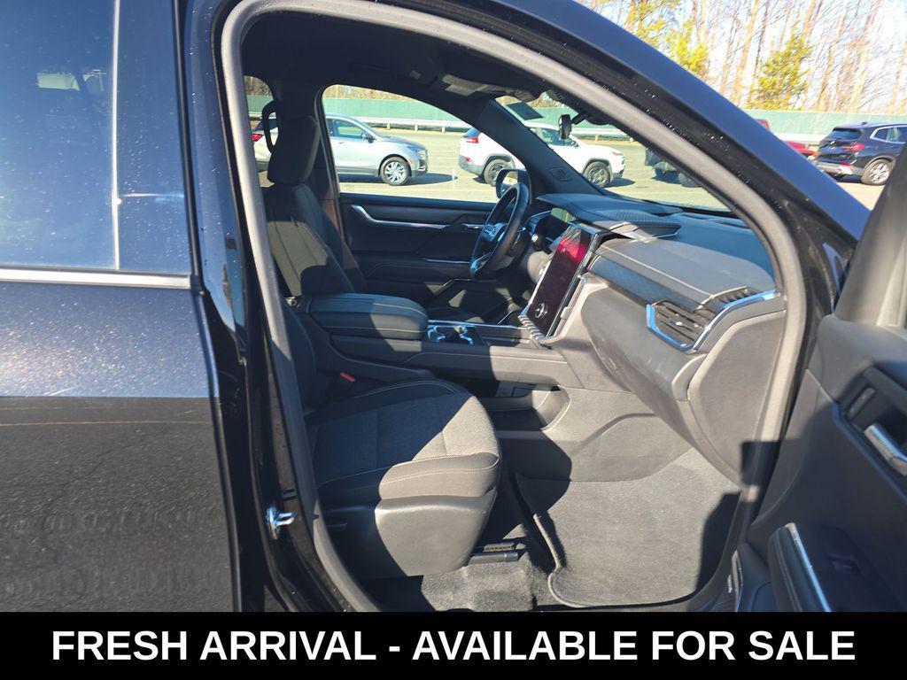 used 2025 GMC Acadia car, priced at $36,242