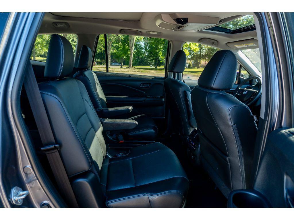 used 2022 Honda Pilot car, priced at $32,850