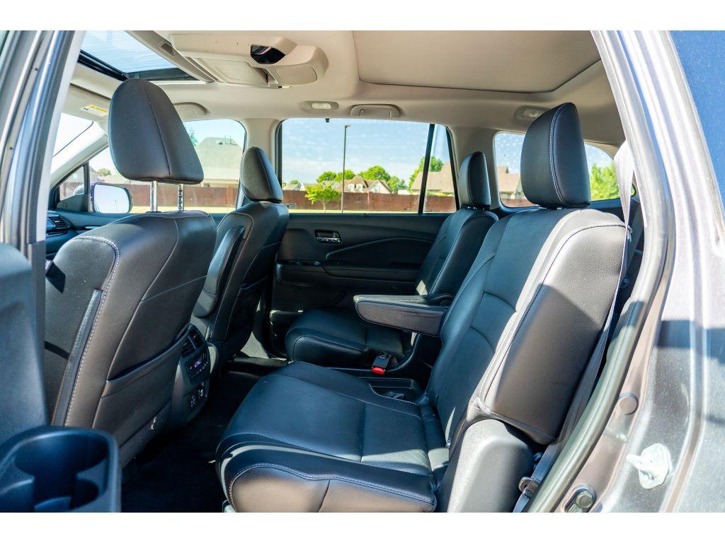 used 2022 Honda Pilot car, priced at $32,850