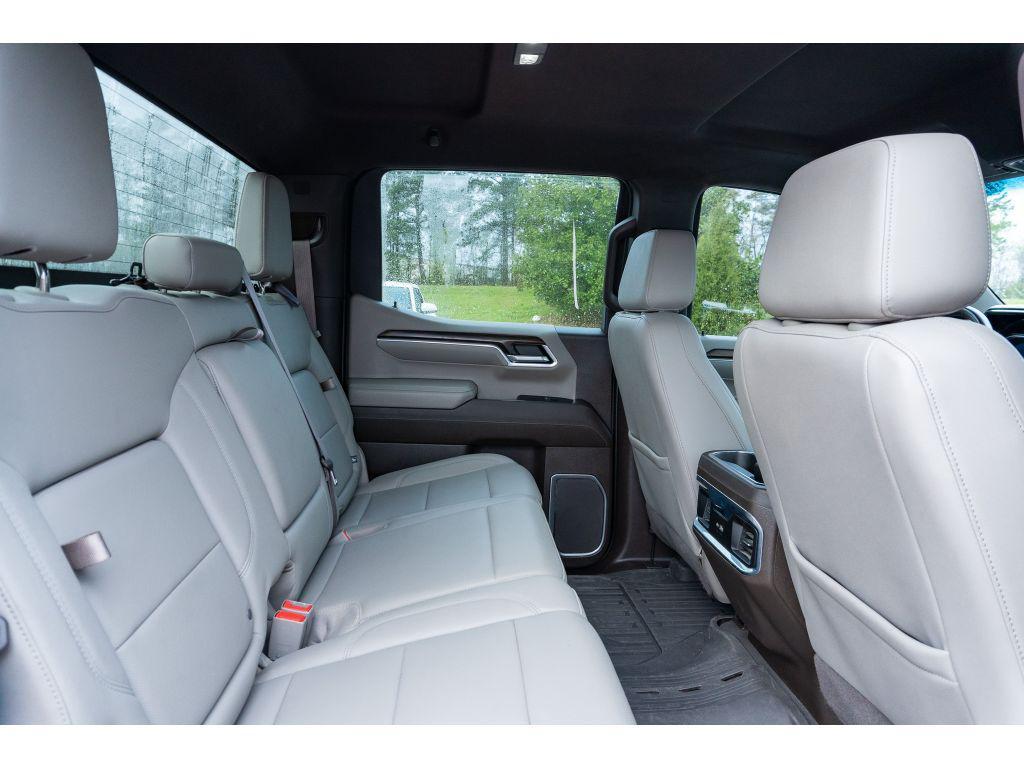 used 2023 GMC Sierra 1500 car, priced at $43,595