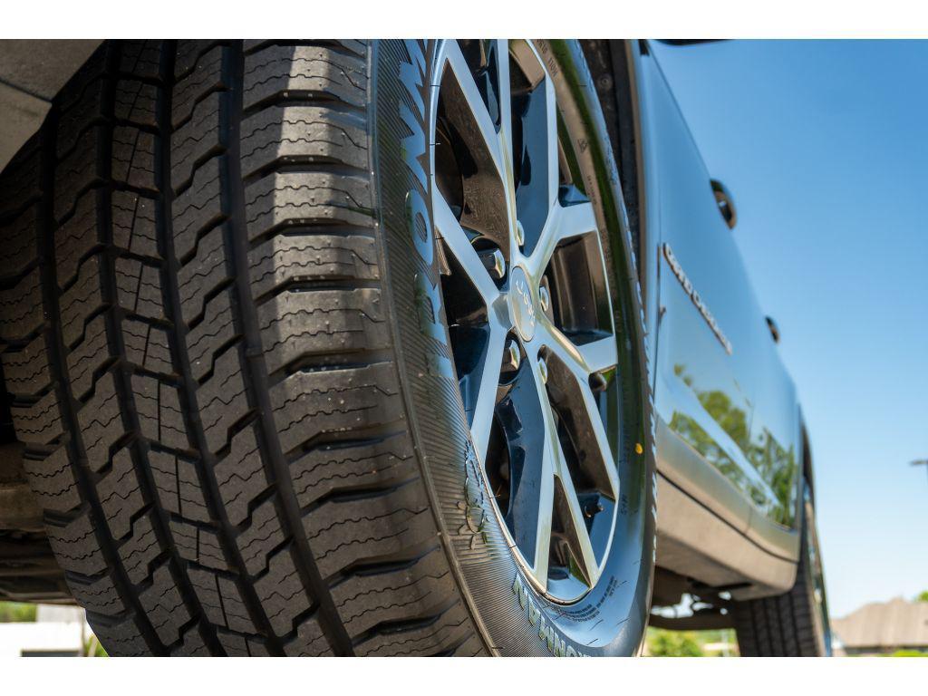 used 2024 Jeep Grand Cherokee L car, priced at $35,307