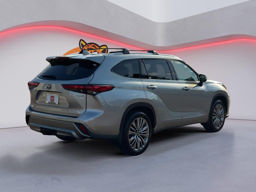 used 2023 Toyota Highlander Hybrid car, priced at $40,157