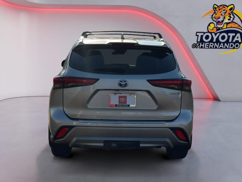 used 2023 Toyota Highlander Hybrid car, priced at $40,157