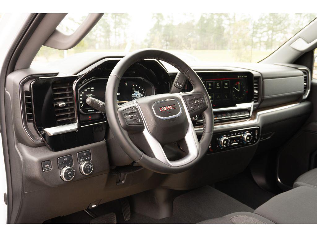 used 2024 GMC Sierra 1500 car, priced at $43,262