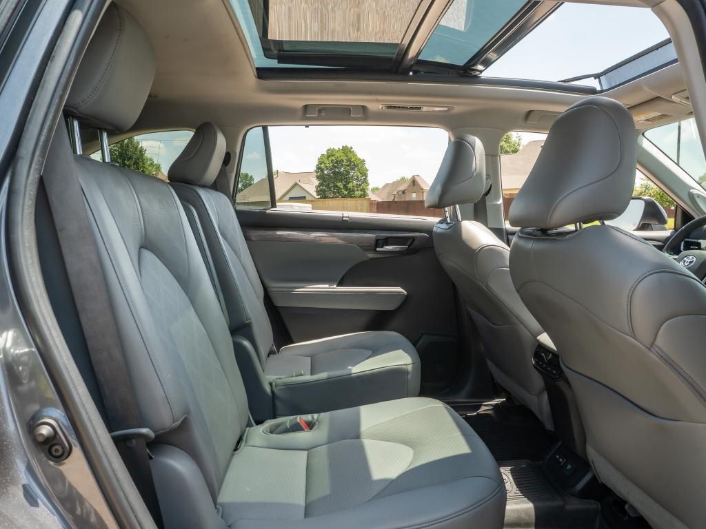 used 2023 Toyota Highlander car, priced at $42,628