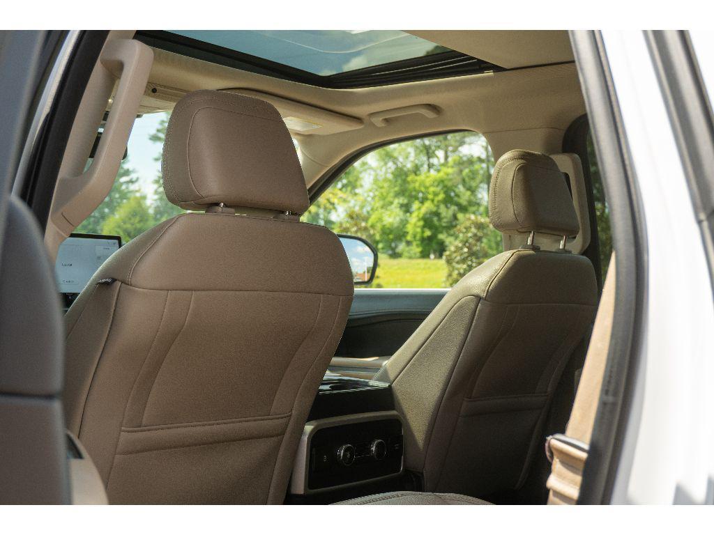 used 2023 Ford Expedition car, priced at $39,403