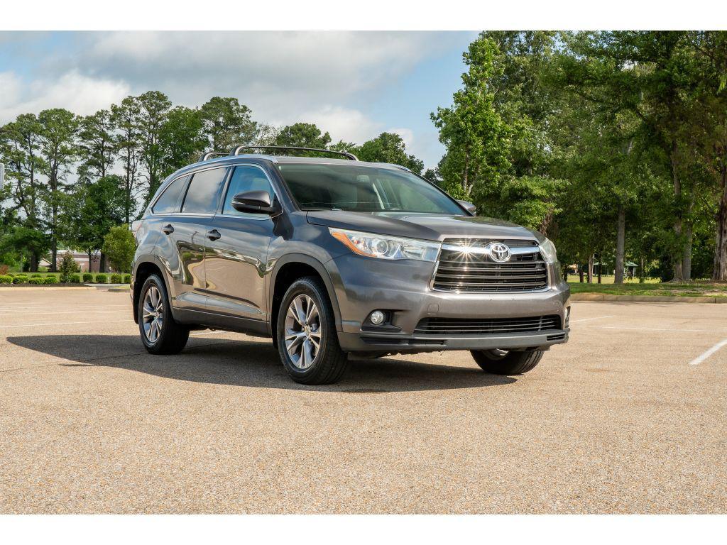 used 2015 Toyota Highlander car, priced at $16,711