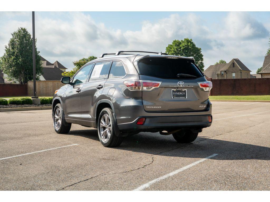 used 2015 Toyota Highlander car, priced at $16,711