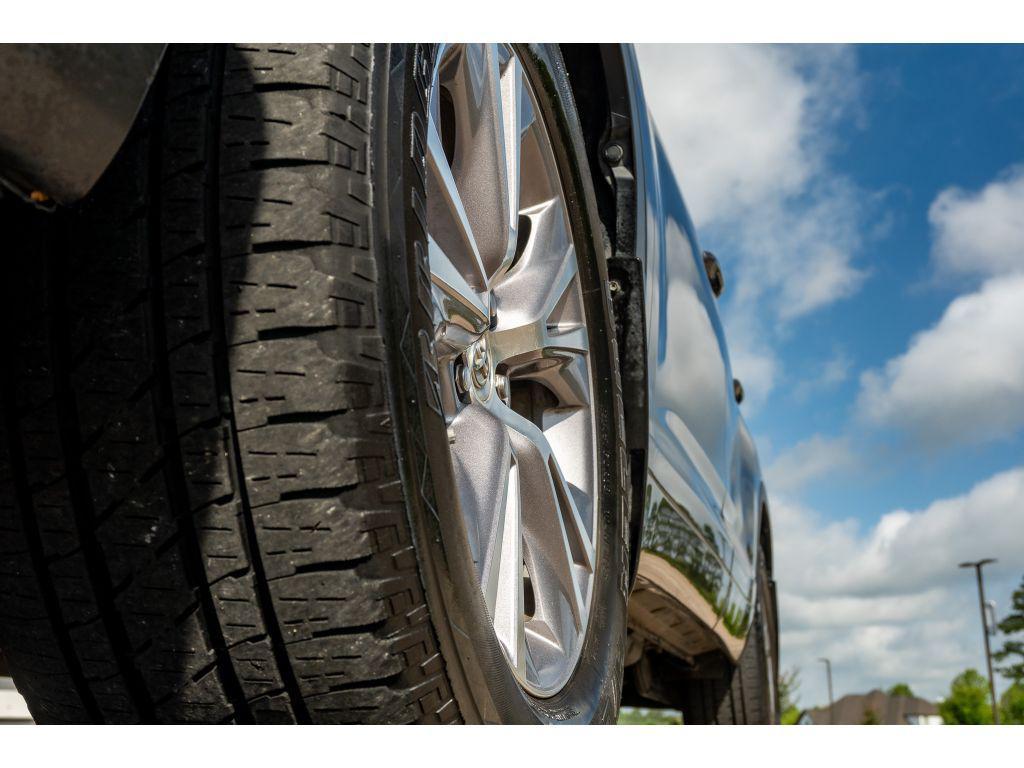 used 2015 Toyota Highlander car, priced at $16,711