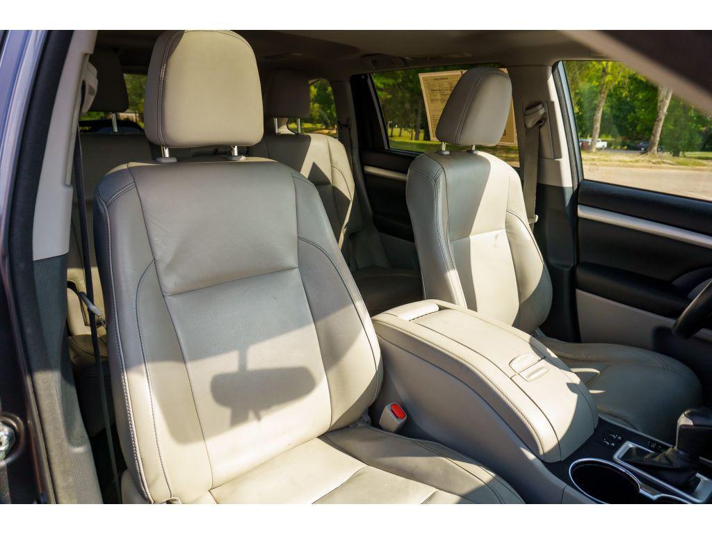used 2015 Toyota Highlander car, priced at $16,711