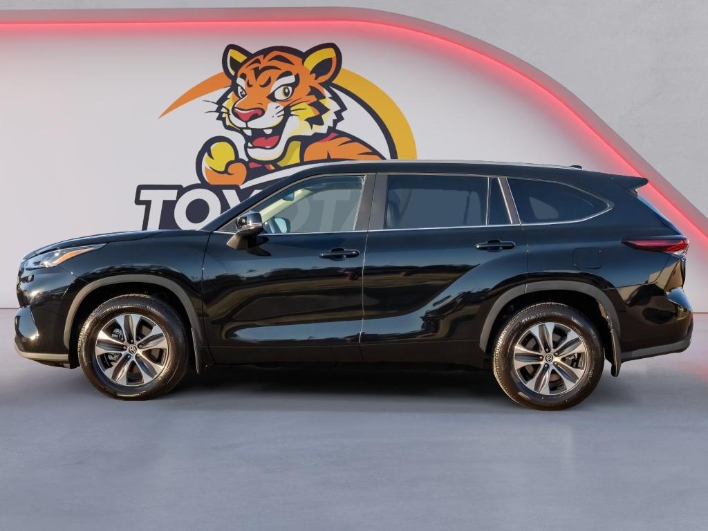 new 2026 Toyota Highlander car, priced at $49,515