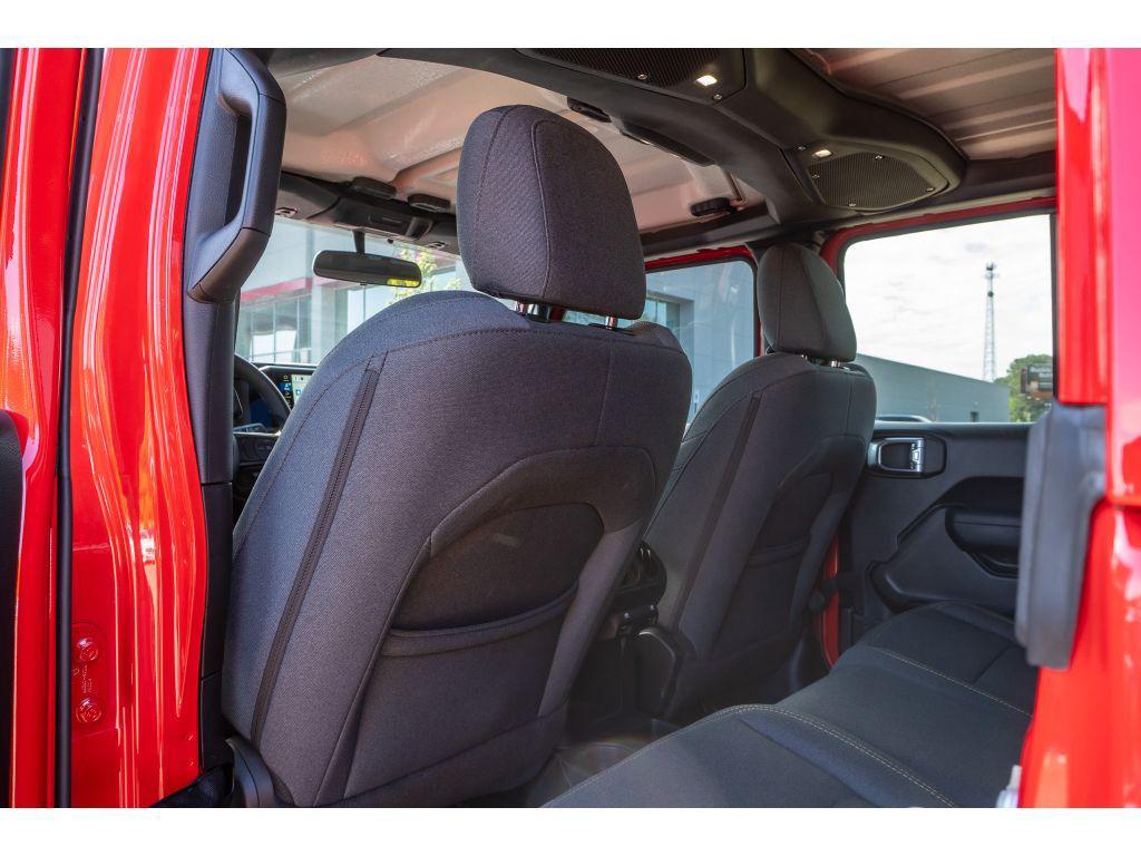 used 2025 Jeep Gladiator car, priced at $39,312