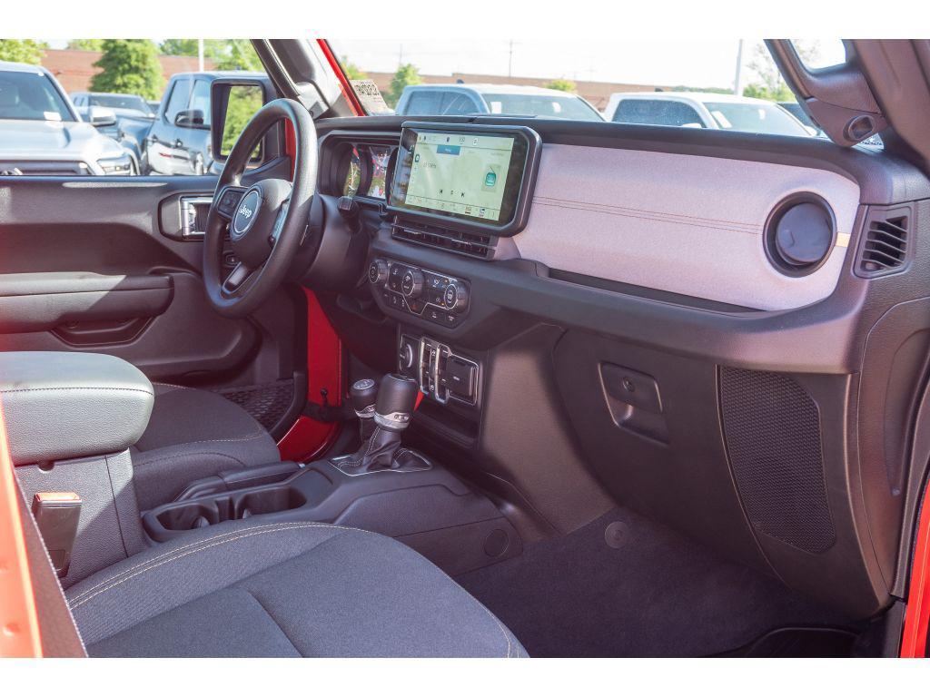 used 2025 Jeep Gladiator car, priced at $39,312