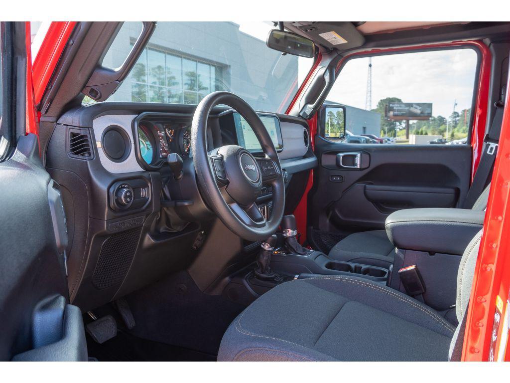 used 2025 Jeep Gladiator car, priced at $39,312