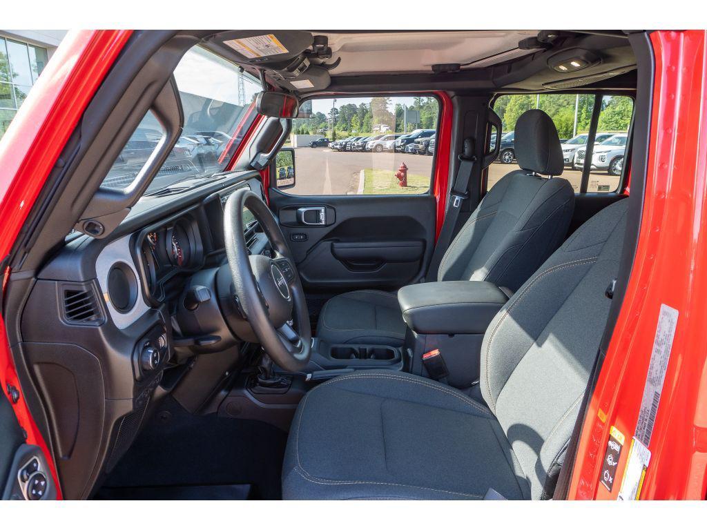 used 2025 Jeep Gladiator car, priced at $39,312