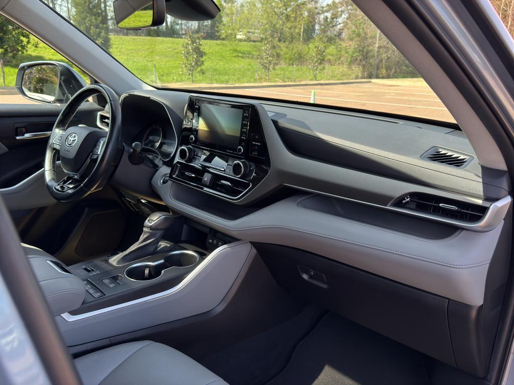 used 2021 Toyota Highlander car, priced at $26,742