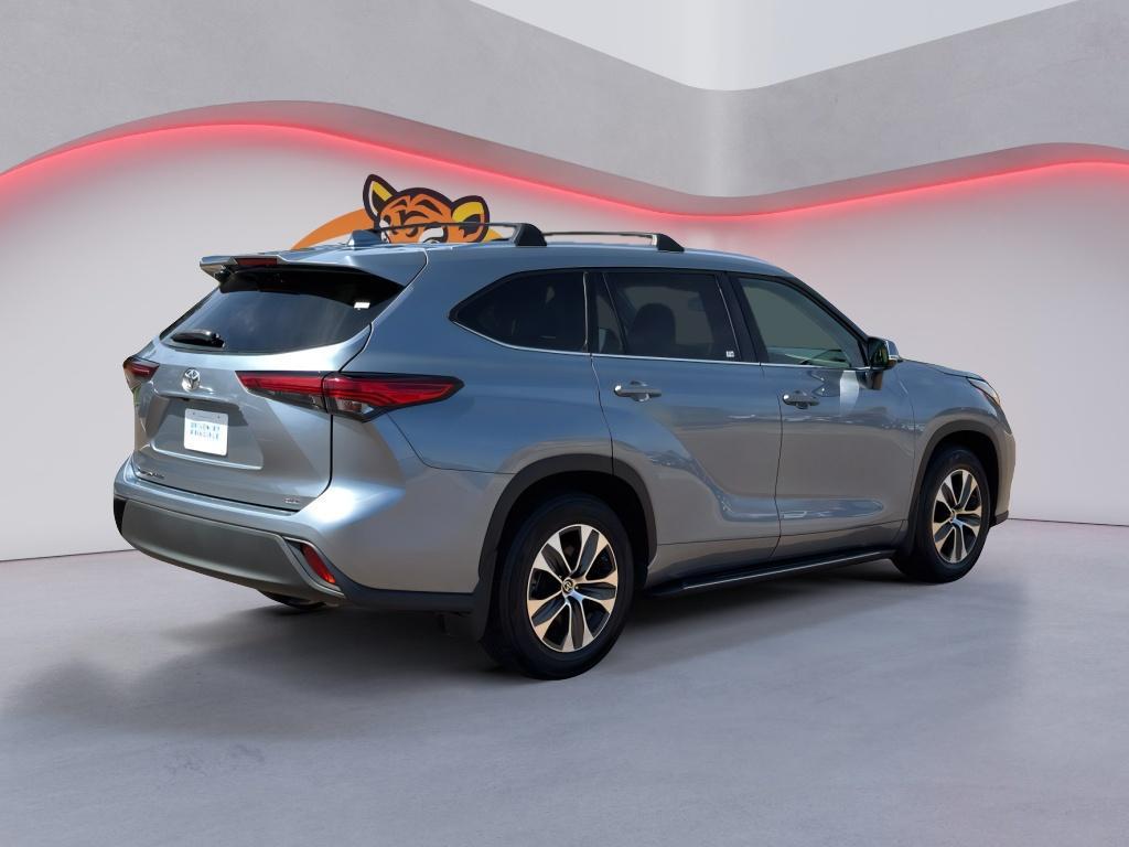 used 2021 Toyota Highlander car, priced at $26,742