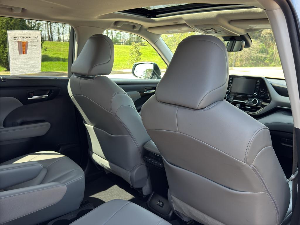 used 2021 Toyota Highlander car, priced at $26,742