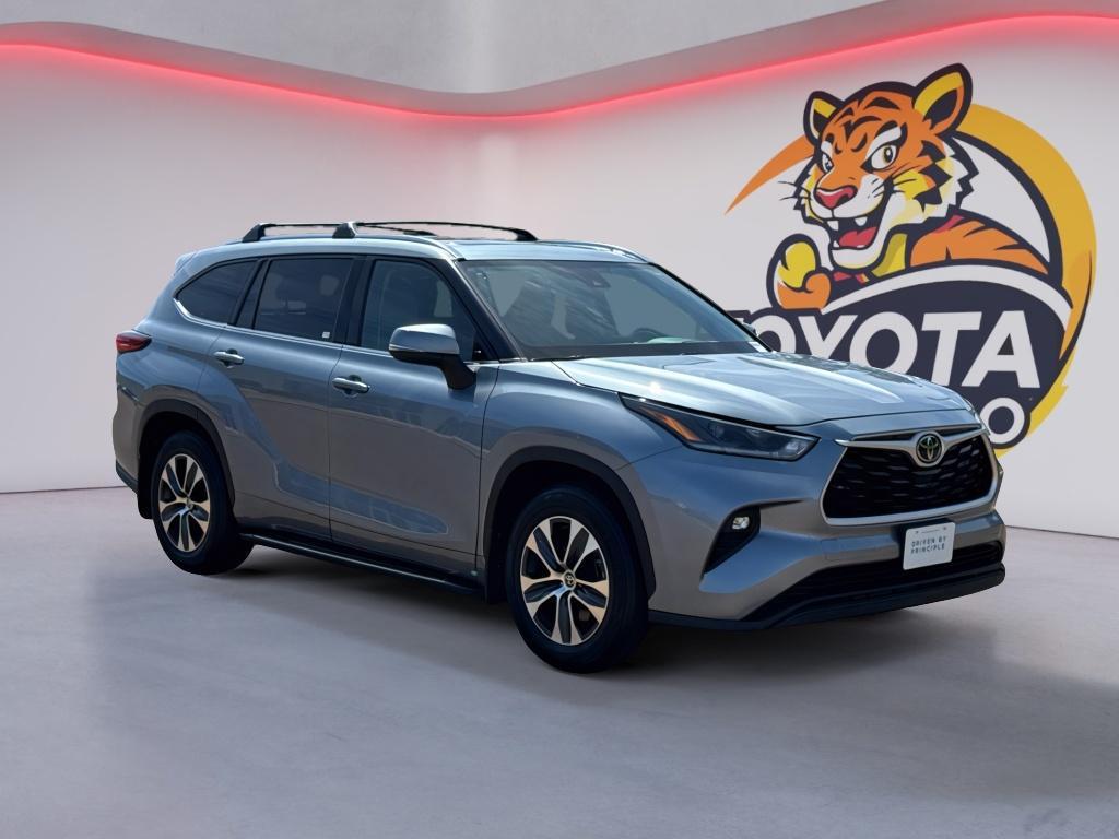 used 2021 Toyota Highlander car, priced at $26,742