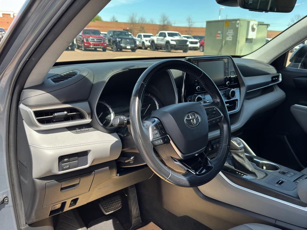 used 2021 Toyota Highlander car, priced at $26,742