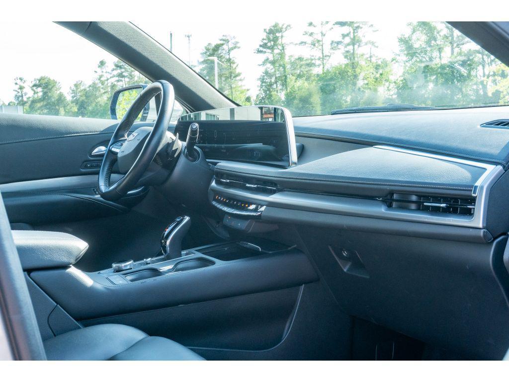 used 2025 Cadillac XT4 car, priced at $33,491