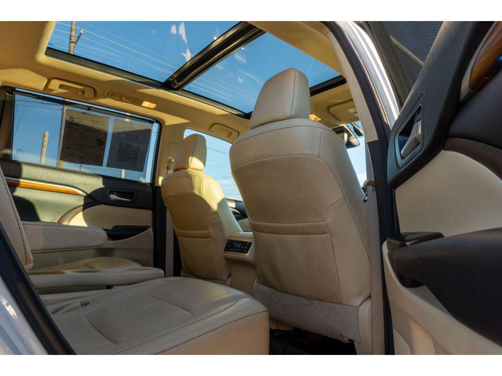 used 2018 Toyota Highlander Hybrid car, priced at $20,089